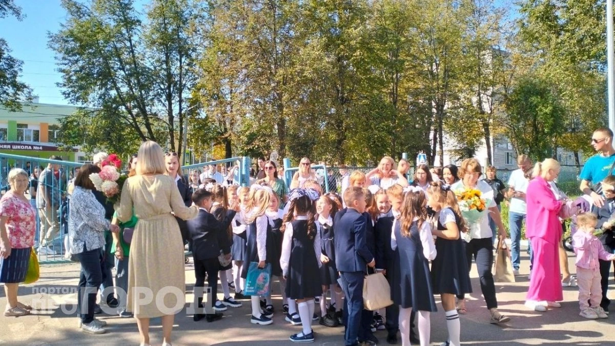 Школьники и учителя не верят ушам: Минпросвещения озвучило расписание каникул на 2026