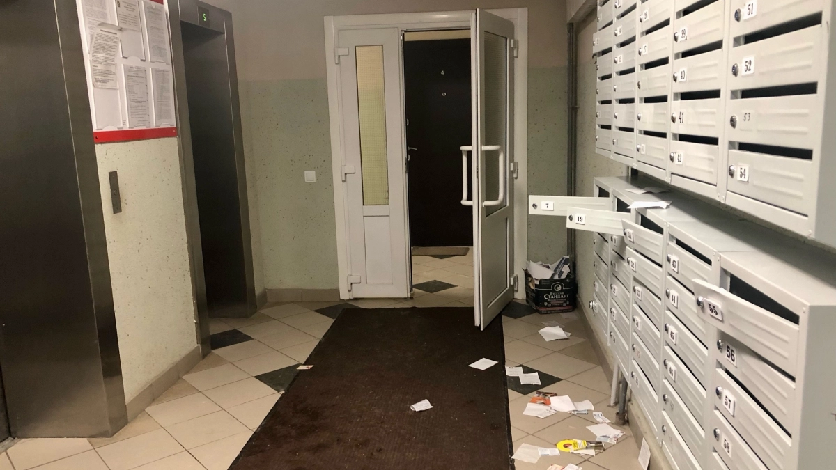 Подъезд грязный, а суммы в квитках - космос: простой способ заставить УК работать - без ссор и нервотрепки