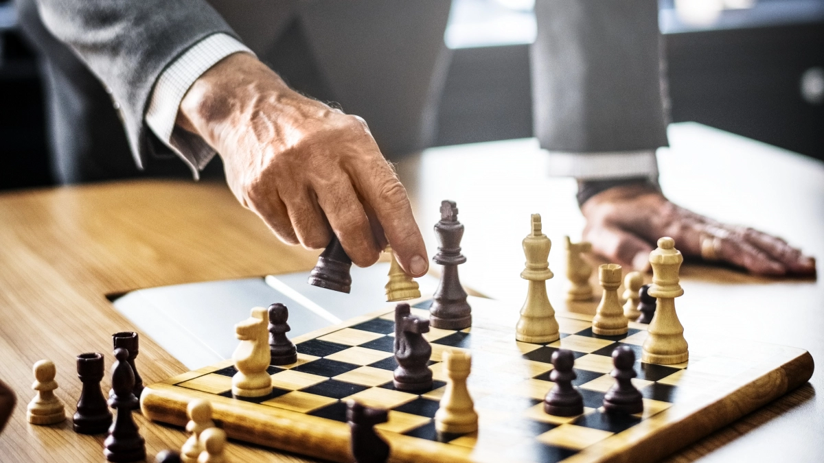 85‑летний педагог по шахматам умер во время занятий с детьми в Сарове