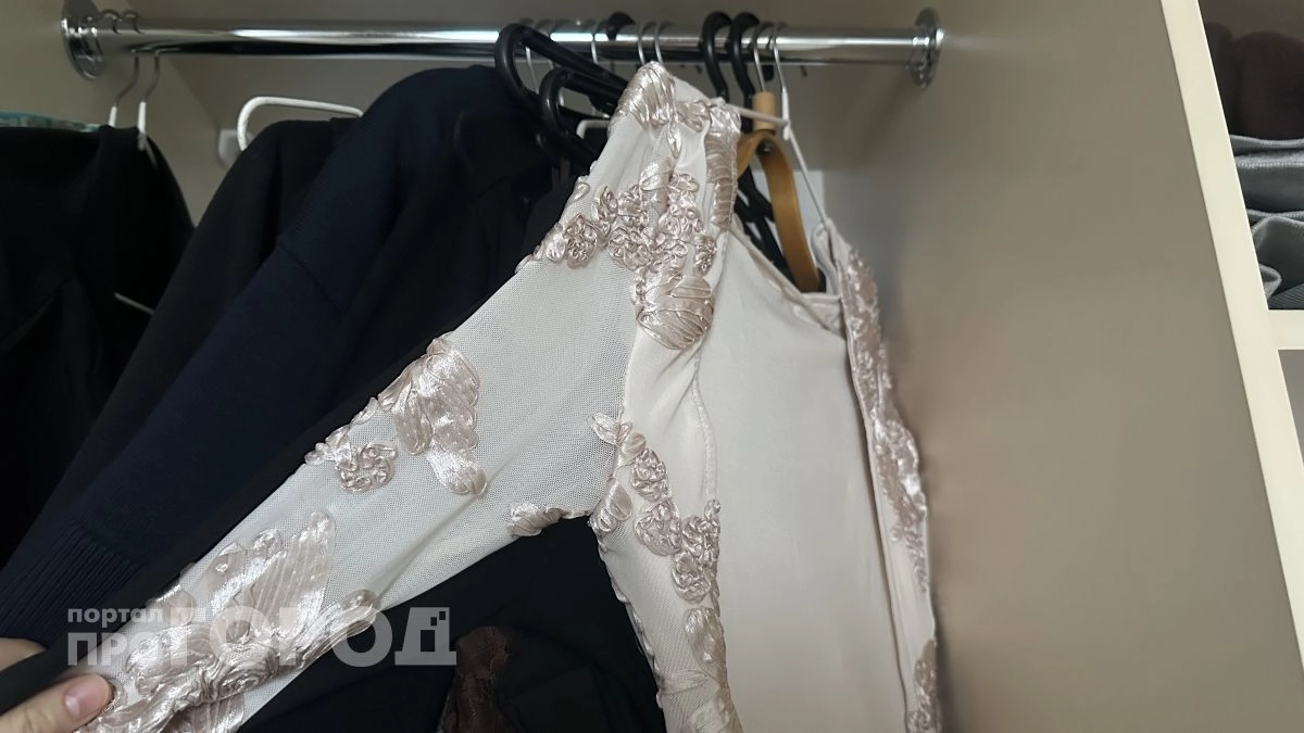 Снимите это немедленно: 5 вещей из вашего гардероба, которые выдают в вас "динозавра"