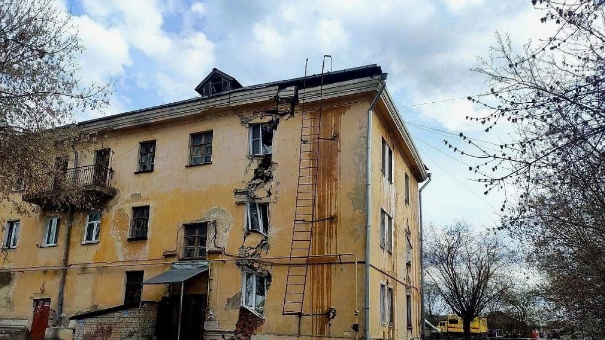 В Балахне экстренно эвакуировали жильцов из разваливающейся трехэтажки