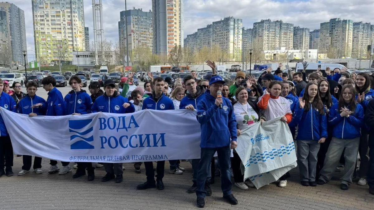 Субботник на берегу Мещерского озера открыл акцию «Вода России» в 48 районах