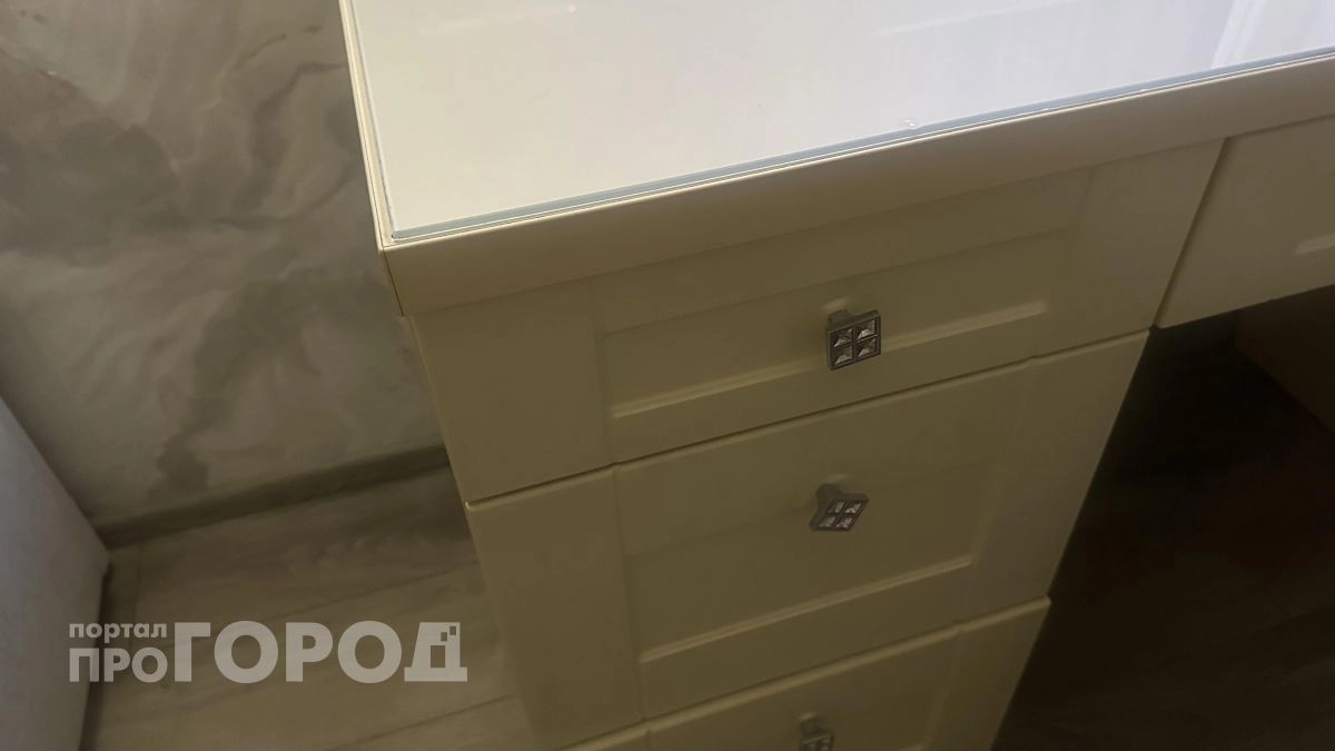 Прикроватные тумбочки пора выбросить: замените их на эти стильные решения для спальни с двойной пользой