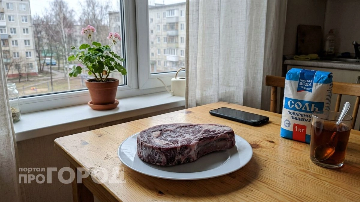 Никогда так не делайте: одна ошибка при разморозке делает стейк сухим как подошва