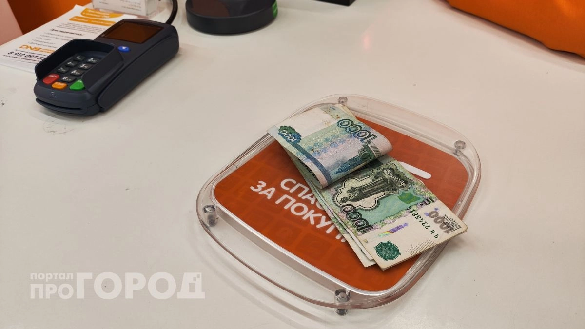 Деньги в печке: юрист предупредил, кому грозит срок за хранение миллиона под подушкой