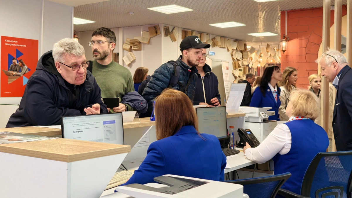 Около 10 тысяч жителей Нижегородской области приняли участие во Всероссийской ярмарке трудоустройства
