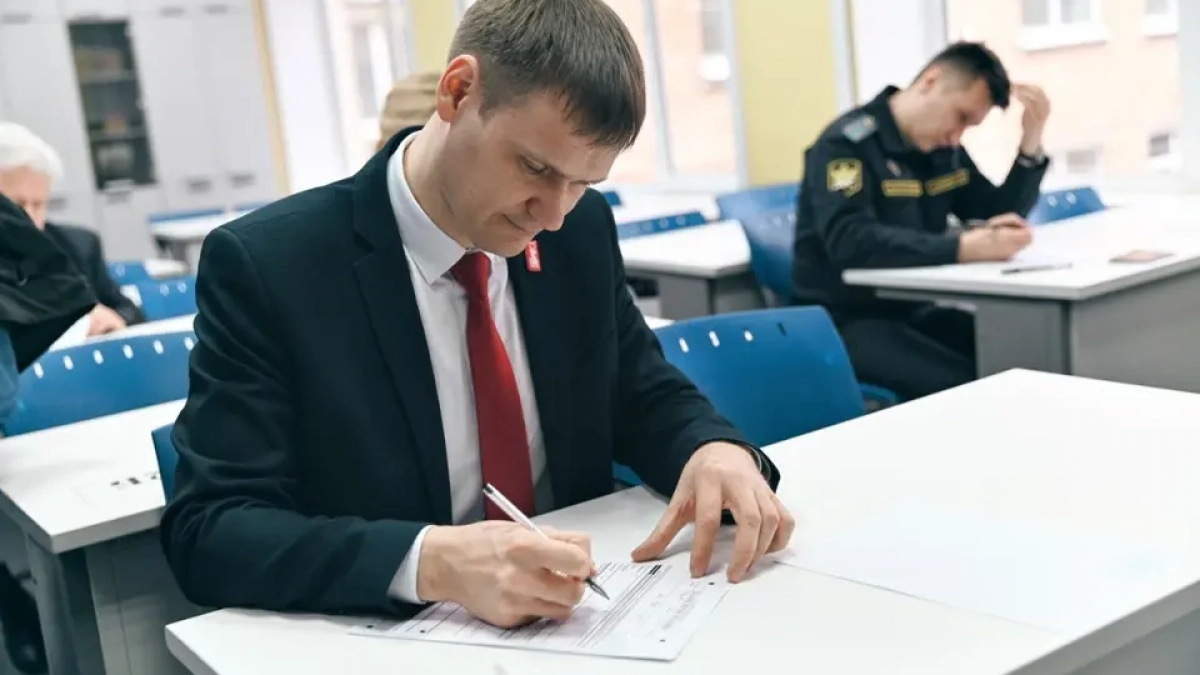 Родители нижегородских выпускников напишут ЕГЭ по русскому за 30 минут