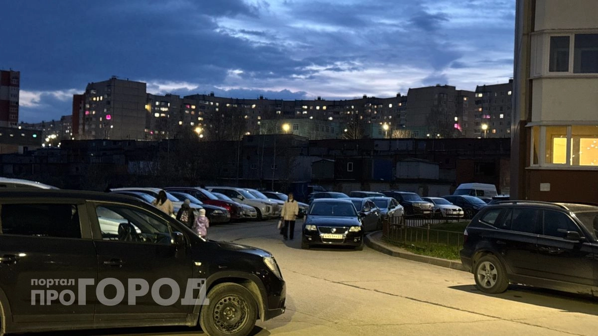 Ошибка 90 % водителей: почему не надо глушить машину, если вы заехали во двор в магазин