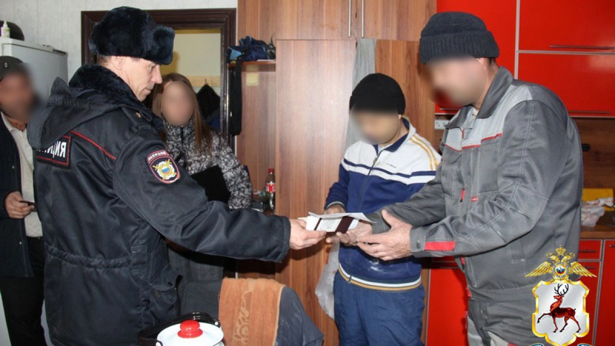 Полиция в Арзамасе поймала мигрантов и тех, кто их "забыл оформить"