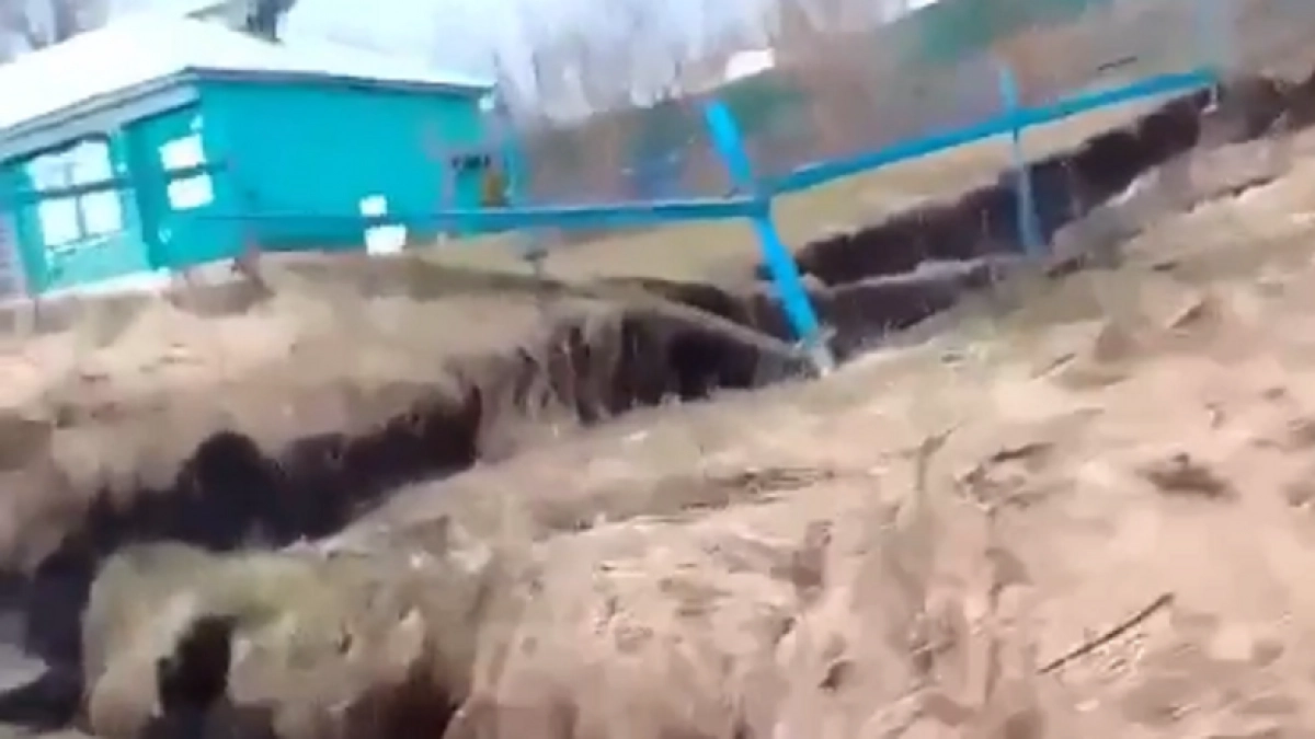 Более 40 домов в Краснооктябрьском районе остались без газа из-за оползня 