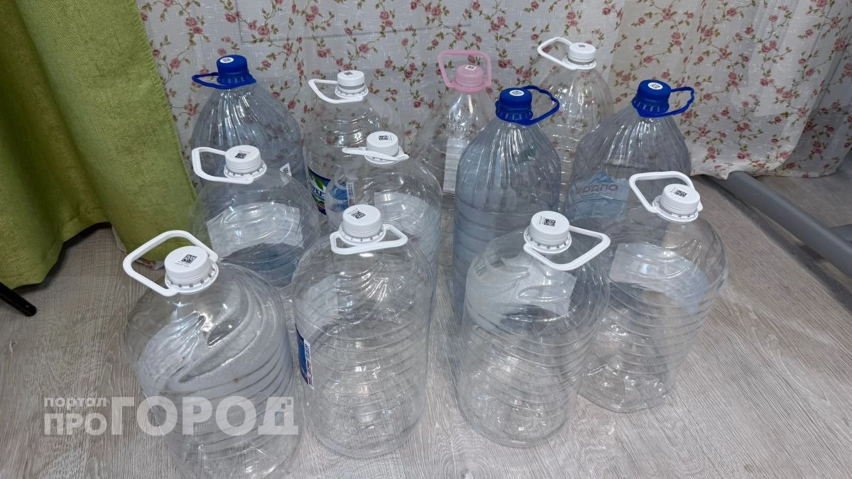 5-литровые бутылки на вес золота — сделал надрез и больше не боюсь заморозков: честный опыт дачника