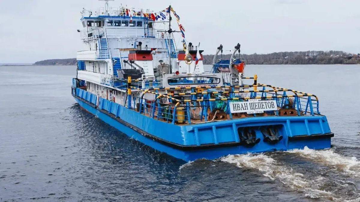 Навигация-2026 на Верхней Волге открылась: первыми прошли «Константин Симонов» и буксир