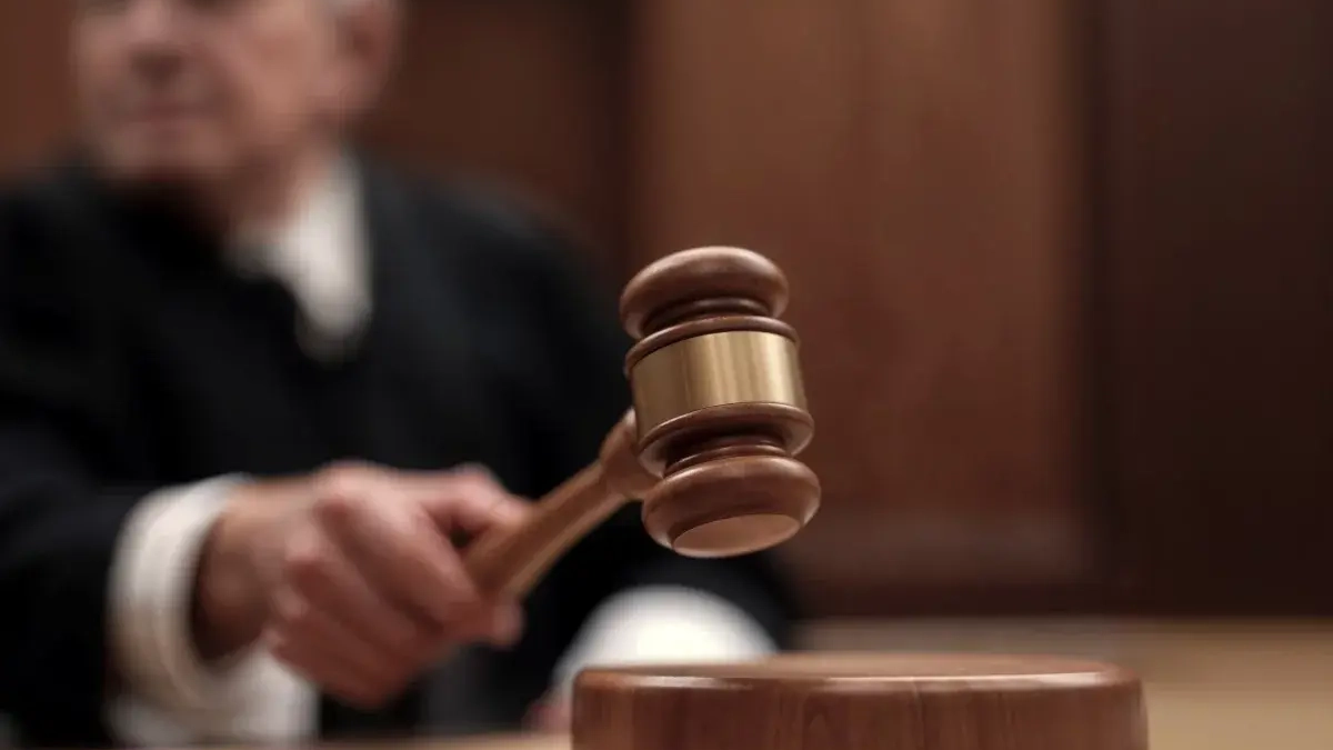 Осуждённый за коррупцию депутат избежал банкротства, выплатив 500 тысяч