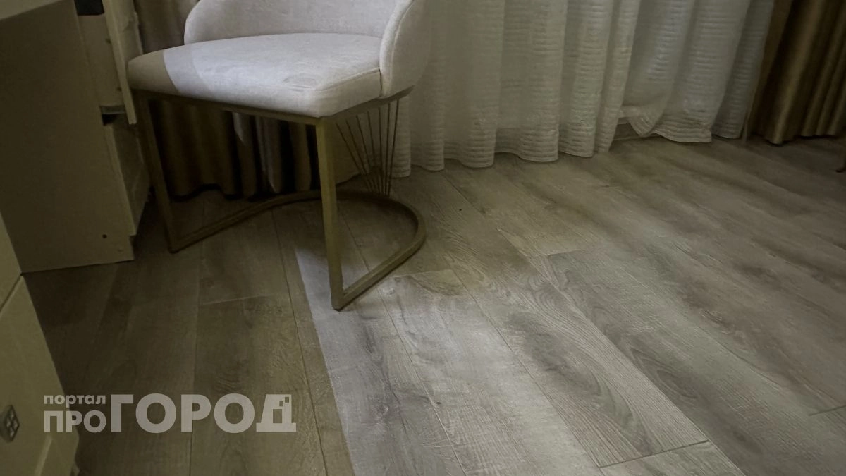 Это напольное покрытие оказалось проигрышным - плесень появилась уже спустя месяц: вот какое точно не подведет