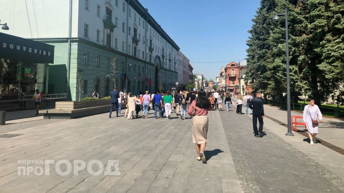 Нижегородка за три дня осталась без машины и денег, разговаривая по телефону