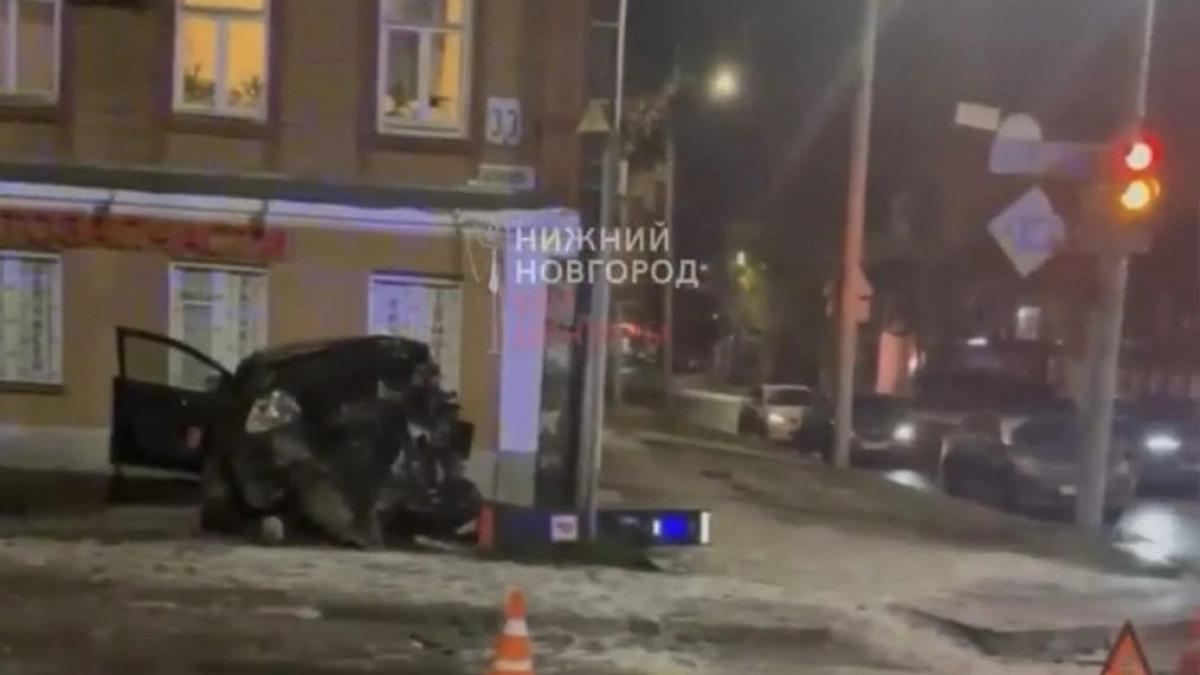 В Нижнем Новгороде возбудили уголовное дело после смертельной аварии, где молодой водитель BMW врезался сразу в несколько автомобилей