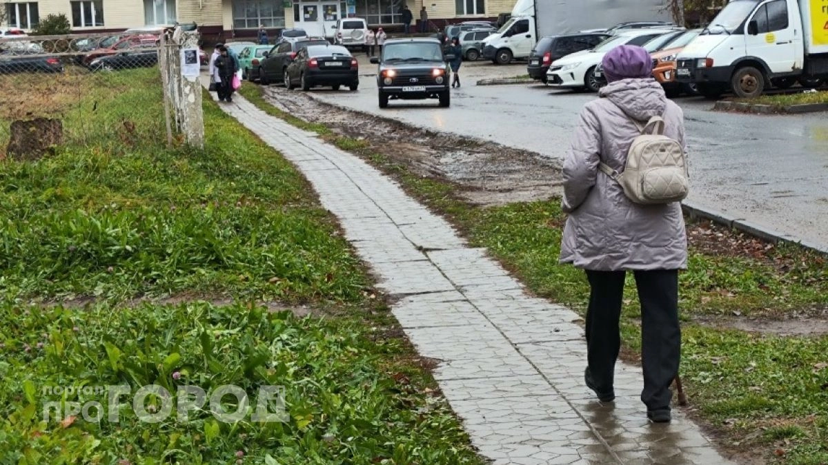 Нижегородка, поговорив по телефону, вынесла к мусорным бакам 7,6 миллиона рублей