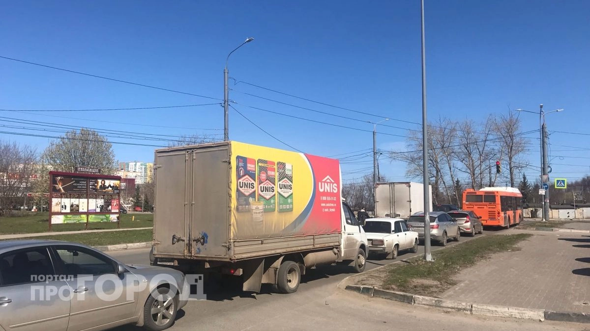 В последний день майских праздников на подъездах к Нижнему Новгороду образовались километровые пробки