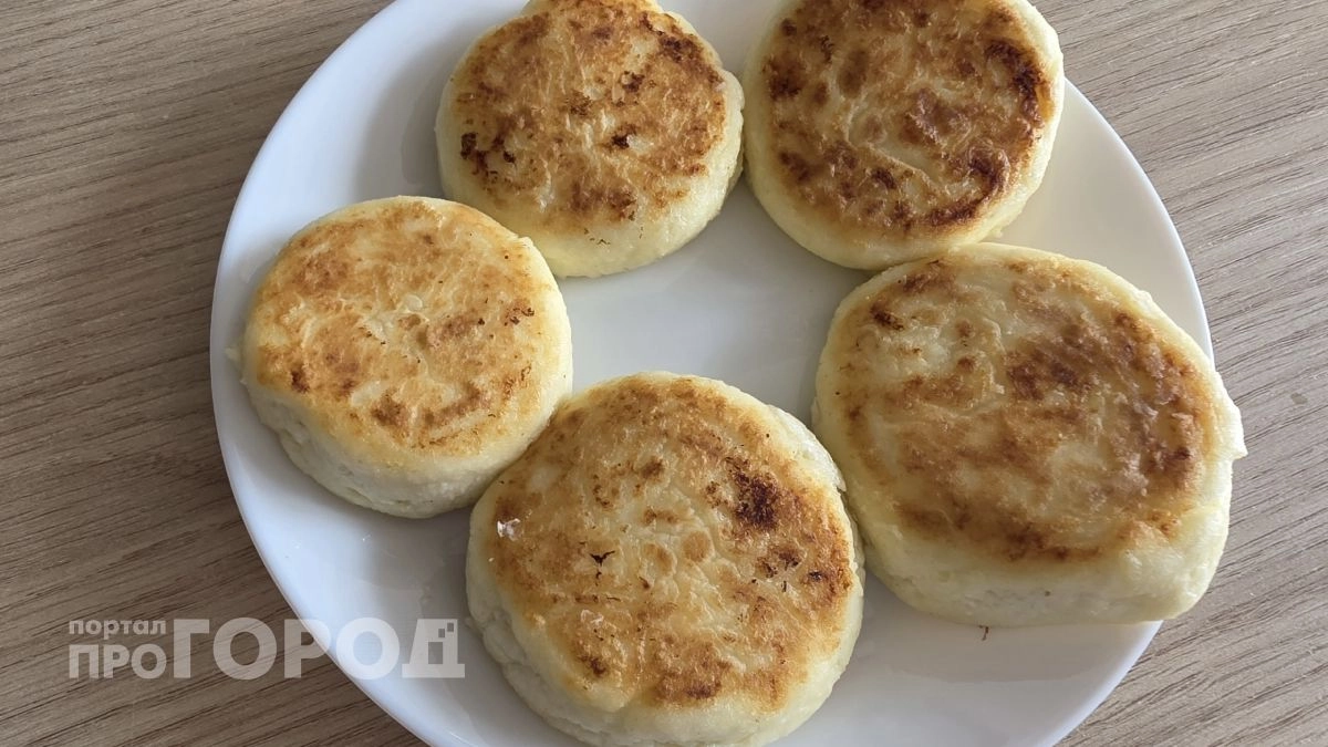 Готовлю из творога такие сырники, что забыла про кофейни - семья каждый раз просит такой завтрак, а дело в одном ингредиенте