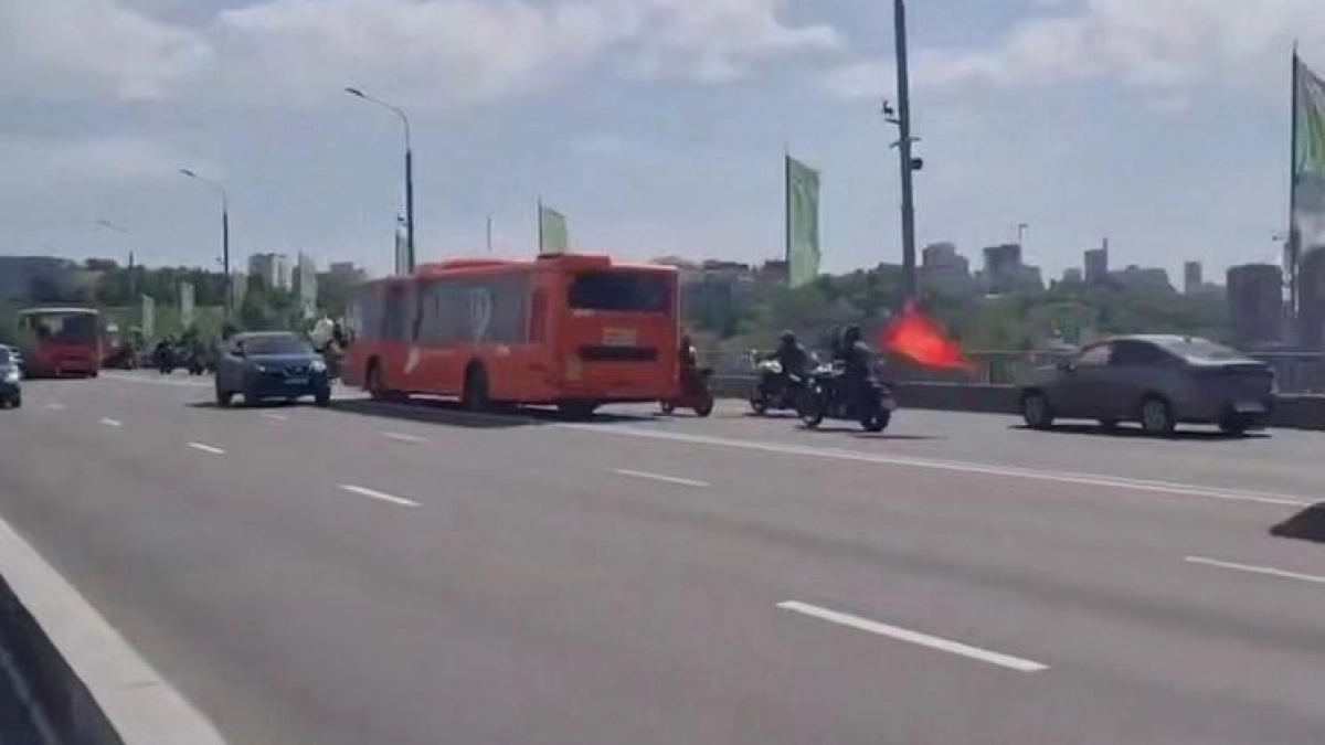 Байкеры Нижнего Новгорода открыли мотосезон колонной через весь город