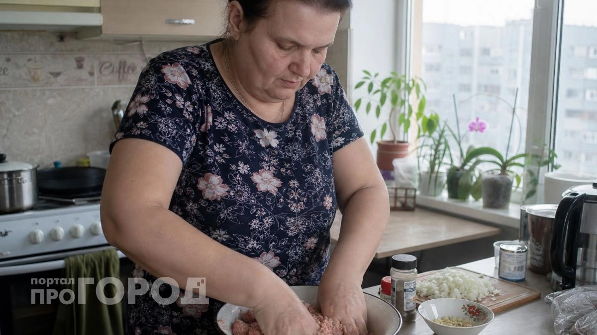 Перестаньте жарить фарш сразу после замеса: раскройте главный секрет сочности котлет через маринование