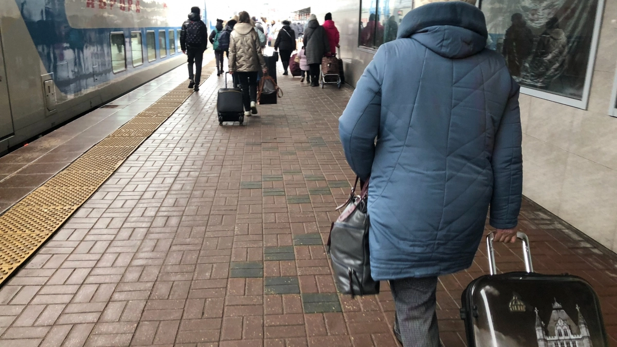 В РЖД запустили вагон, где все купе одноместные: цена ниже СВ, завтрак с билетами включены — поезд для полного уединения