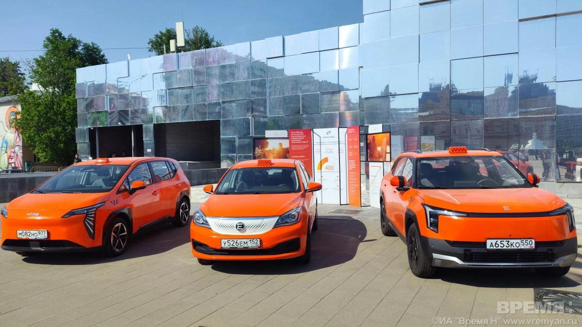 Электротакси в цвете «Столицы закатов» показали на «ЦИПР-2026» в Нижнем
