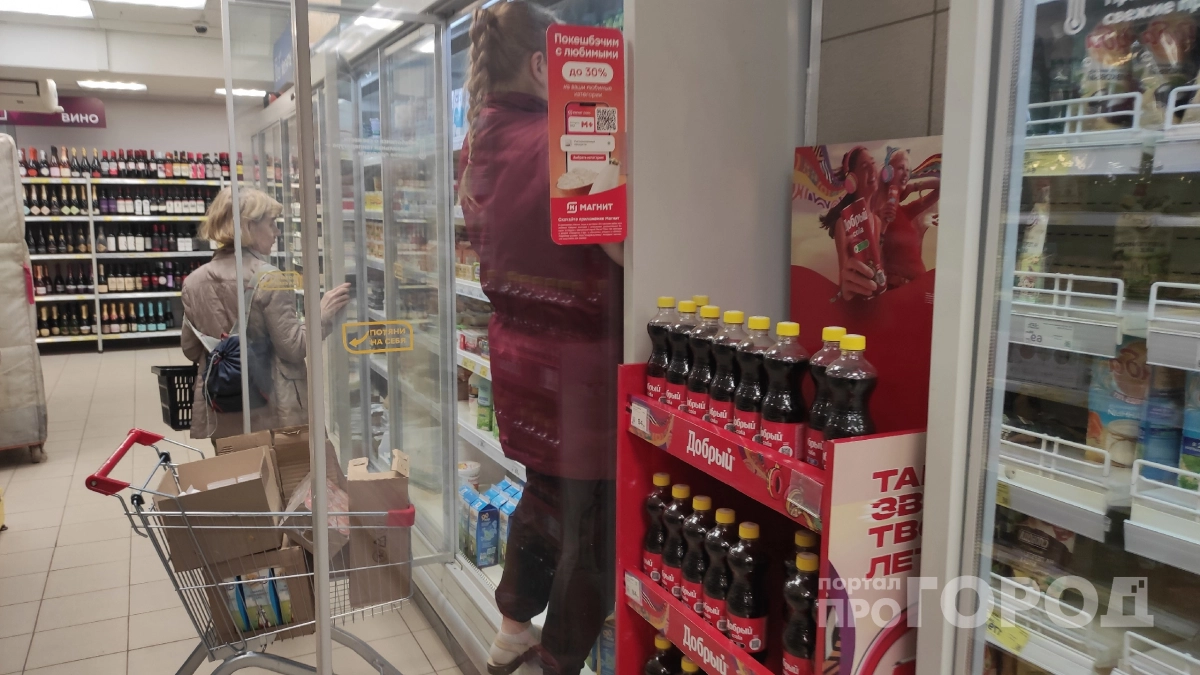 В Перекрестках и Магнитах с 1 июня новые правила: покупателей ждут "особые" полки с товарами - вот что на них