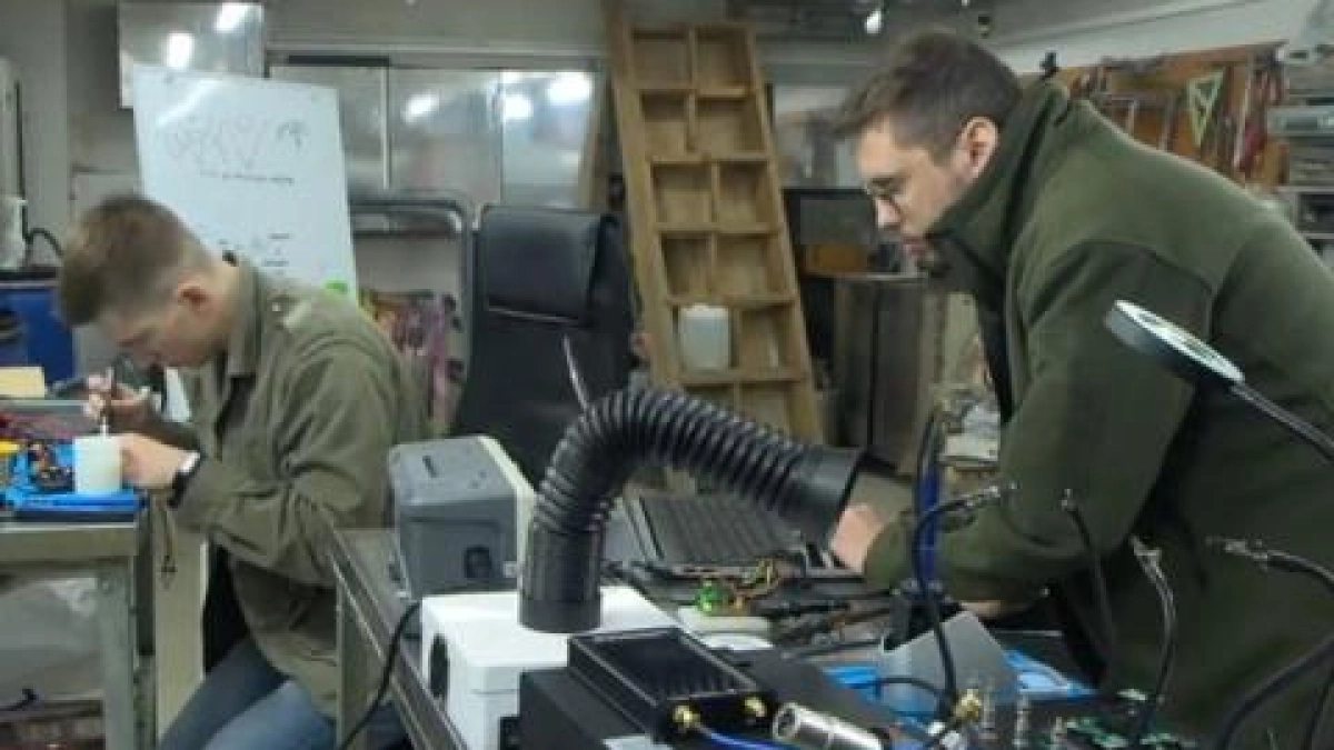 Ветеран СВО из Нижнего Новгорода запустил производство военного электрооборудования по соцконтракту