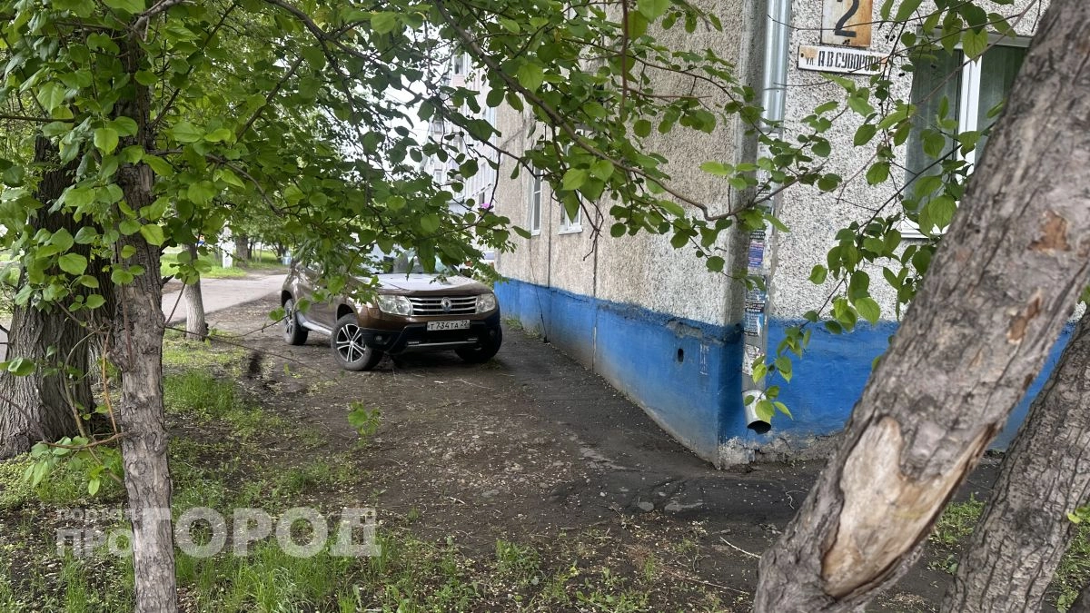 За такую парковку сразу лишат прав: перечень мест, где запретили оставлять машину 