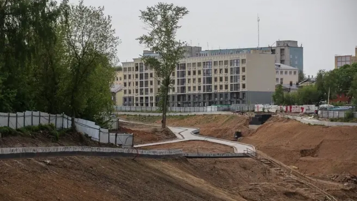 Строительство террасного парка в Почаинском овраге приостановлено из-за пересмотра контракта