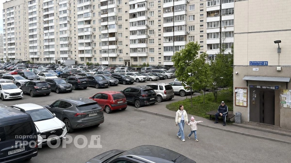 3708 квартир в одном доме: как жизнь в главном человейнике страны превращается в ежедневный бытовой кошмар