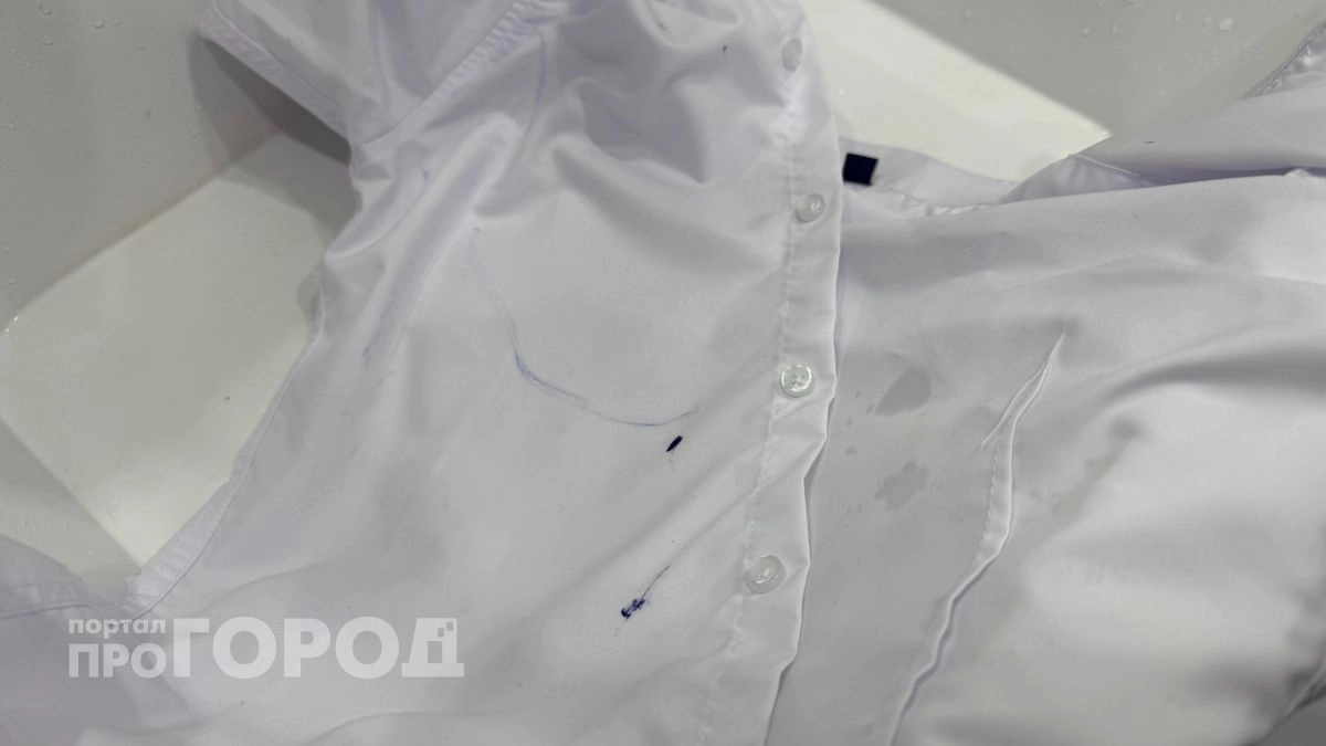 Средство для посуды вместо порошка: экспресс-стирка сработала на грязной рубашке