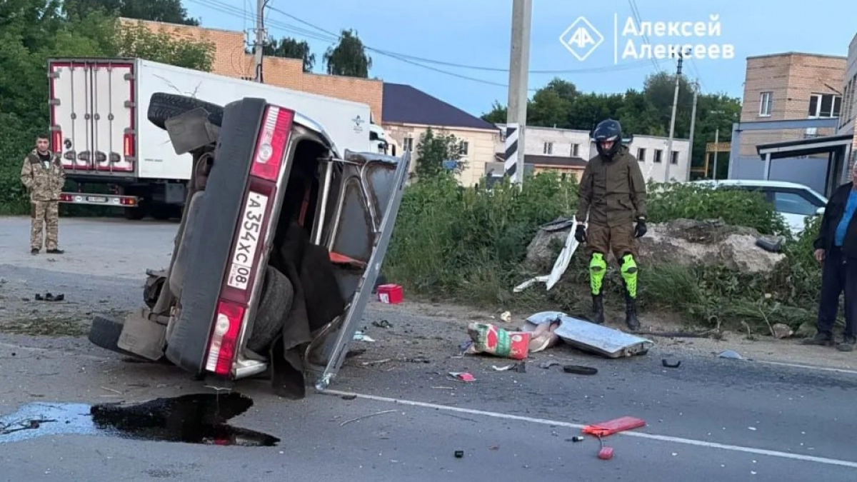 Водитель и пассажирка ВАЗа погибли в ДТП в Дзержинске