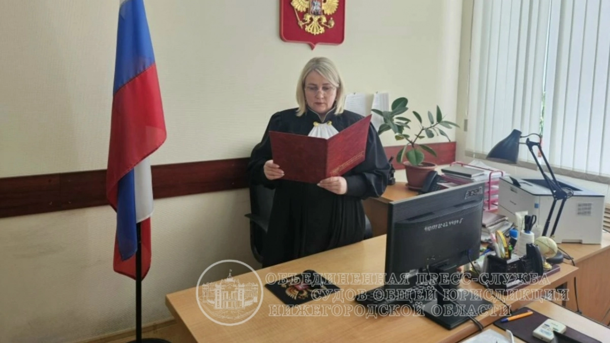 Прокуратура защитила интересы 11 жителей поселка Ждановский, добившись решения по дороге