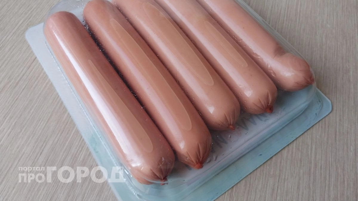 Технолог мясокомбината рассказал, из чего делают сосиски за 89 рублей - теперь я их не покупаю