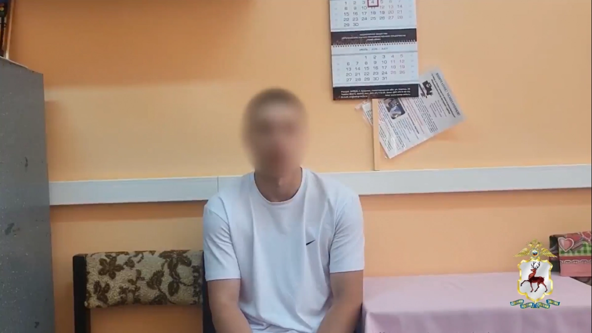 Курьер-новичок сорвал план мошенников и спас 100 000 рублей пенсионерки из Арзамаса