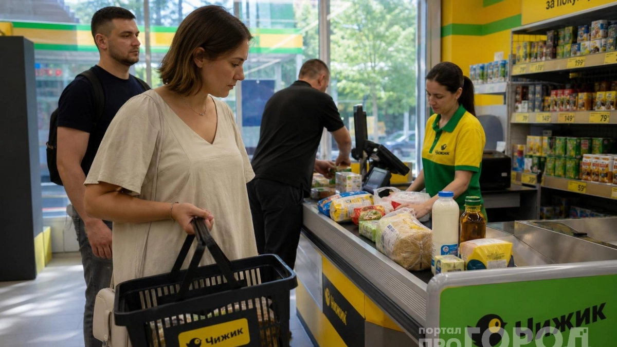 Пока стояла в очереди в Чижике, рассмотрела тележки: вот чем набивают холодильники умные покупатели - топ "чистых" продуктов