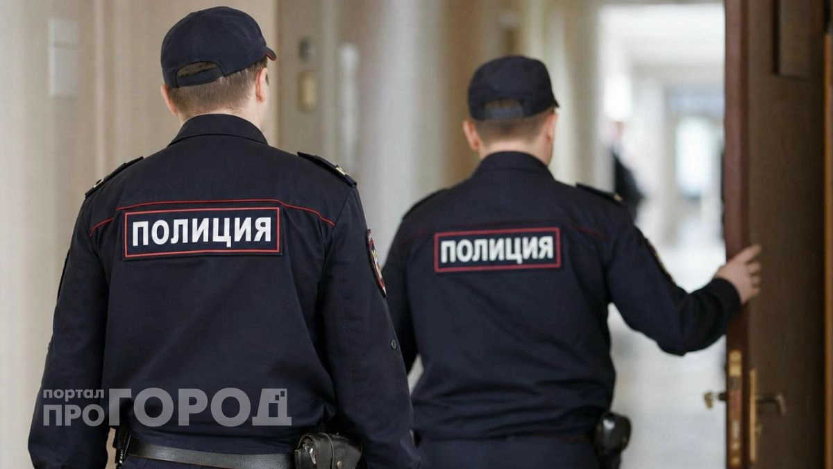 Обманщица из Набережных Челнов украла деньги арзамасцев, которые пришли к ней заказывать двери