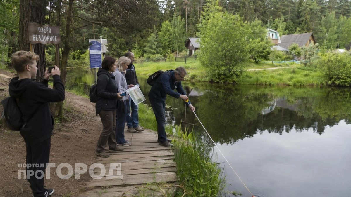 Дно не нашли даже великие ученые: почему озеро Бездонное до сих пор остается главной загадкой природы