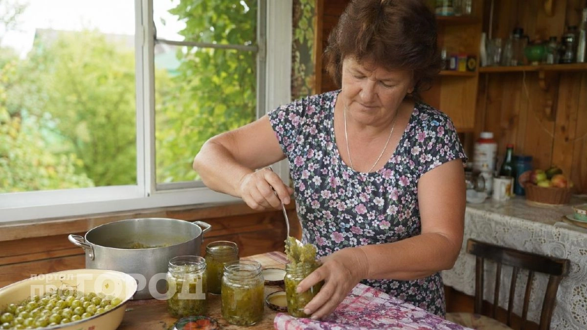 Вкусно, за уши не оттащишь: теперь каждое лето готовлю варенье из крыжовника с лимоном без варки