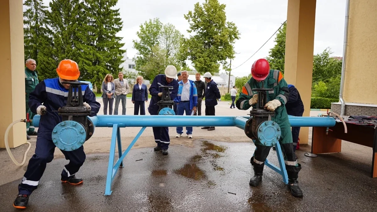 В Нижегородской области выбрали лучших слесарей по ремонту тепловых сетей