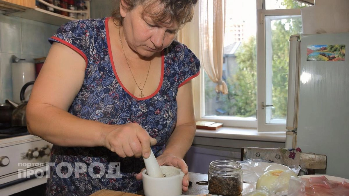 Измельчила лаврушку и посыпала у порога: теперь живу спокойно — перемены в доме только радуют
