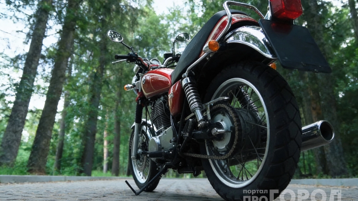 Советский металлолом против японского чуда: вот почему ИЖ Планета-5 проиграл Yamaha SR400 - при схожей внешности и моторе