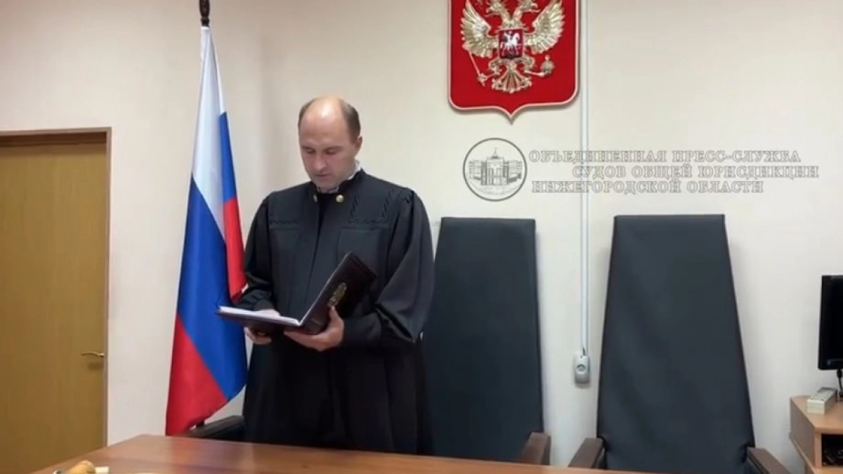 В Нижнем Новгороде осудили водителя автобуса, сбившего самокатчика на красный свет