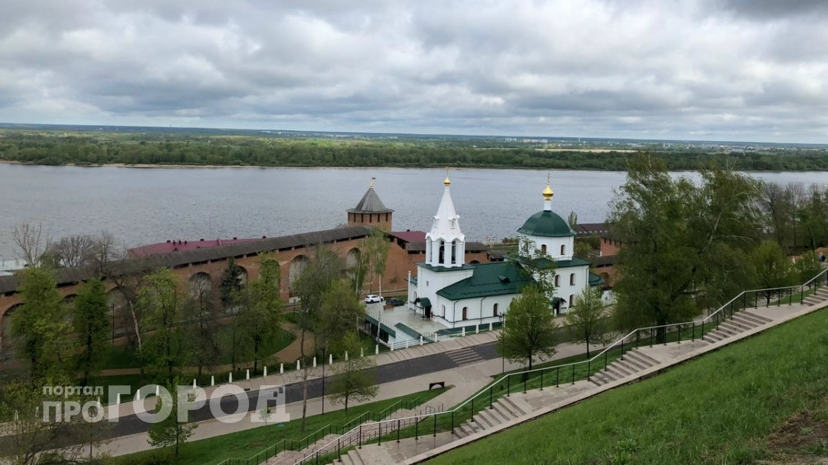 Белую башню Нижегородского кремля освобождают от старого мусора ради новых выставок