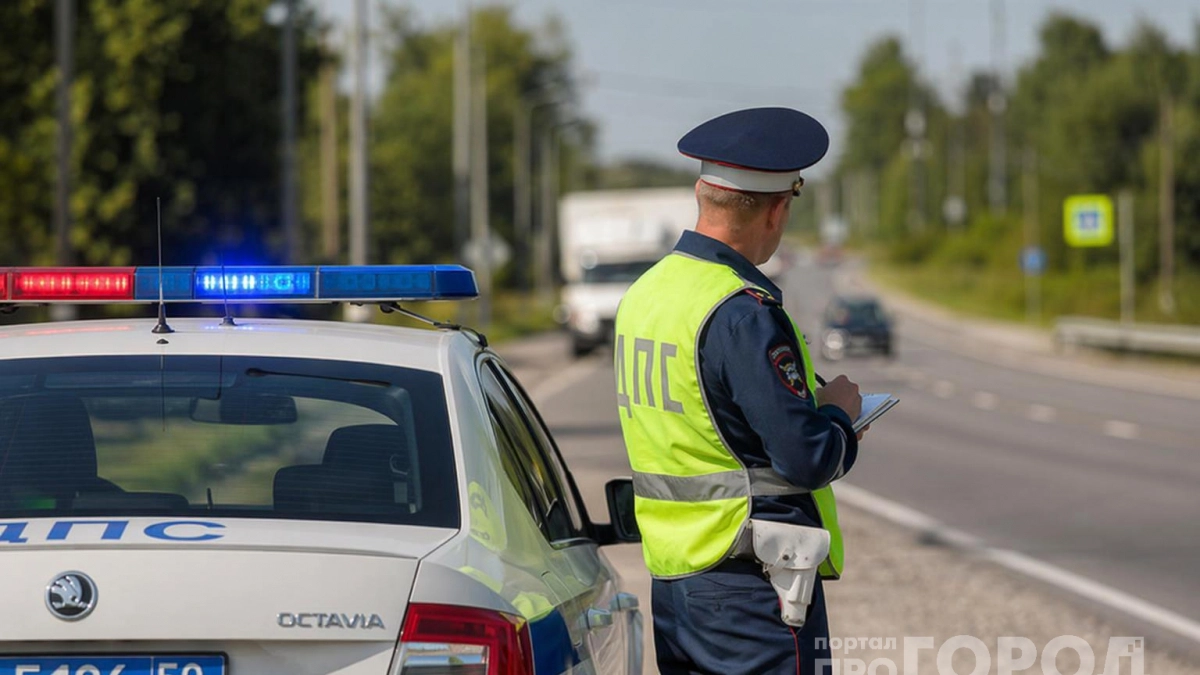 Зачем водители стали устанавливать номера без флага РФ: вот почему за это могут лишить прав