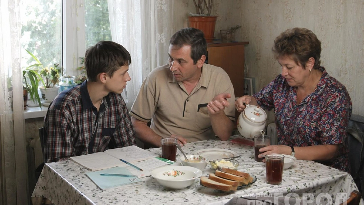 В СССР строгость была нормой в семье, а сейчас нет: почему современные родители боятся повторения сценариев своего детства