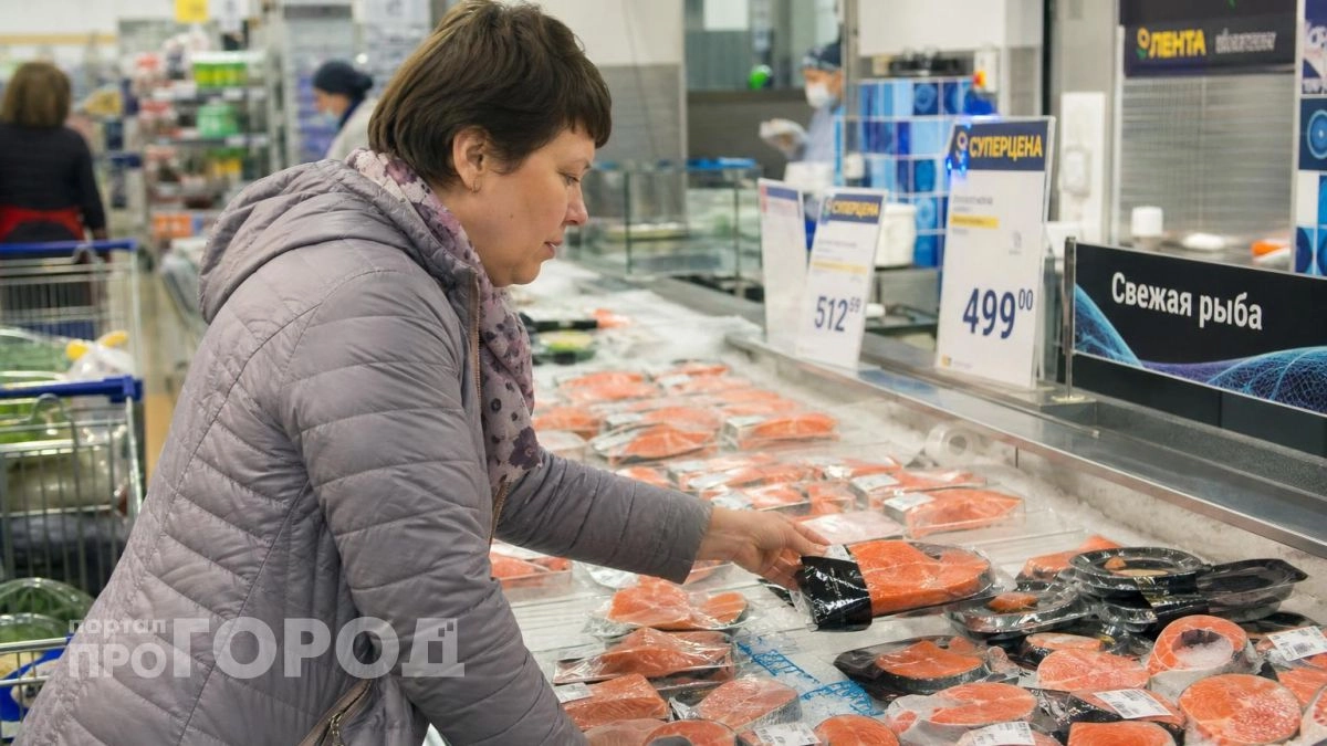 Опасность на прилавке: эта красная рыба разрушает микрофлору и повышает риск рака