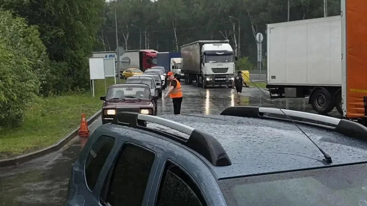 Более 400 волонтеров вышли обслуживать заправки Нижнего Новгорода и Дзержинска